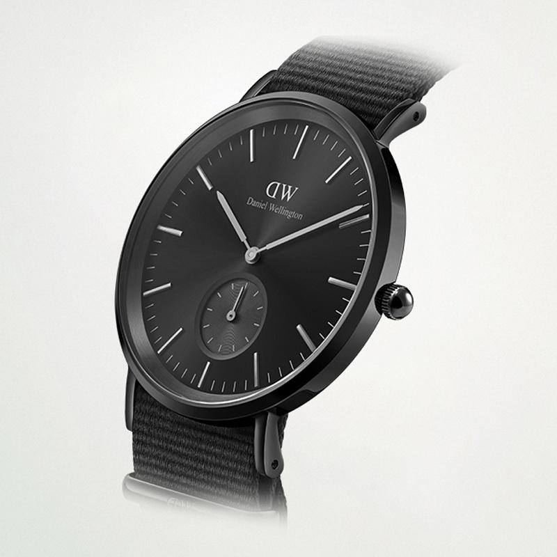 DANIEL WELLINGTON Classic Series Watch Quartz Movement Canvas Strap 40mm Black Dial Men's Watch Fashionable and Versatile DW00100738