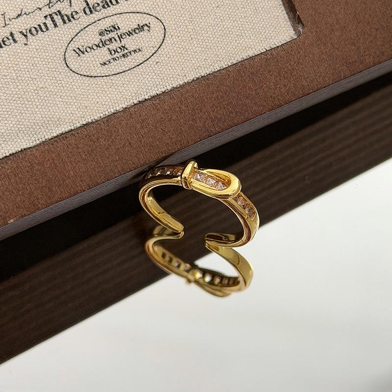 Retro Light Luxury Goldkette Hohl Vierblättriges Kleeblatt Diamantbesetzt Zirkon Kupfer Münze Gürtelschnalle Öffnungsring Nische Stapelring
