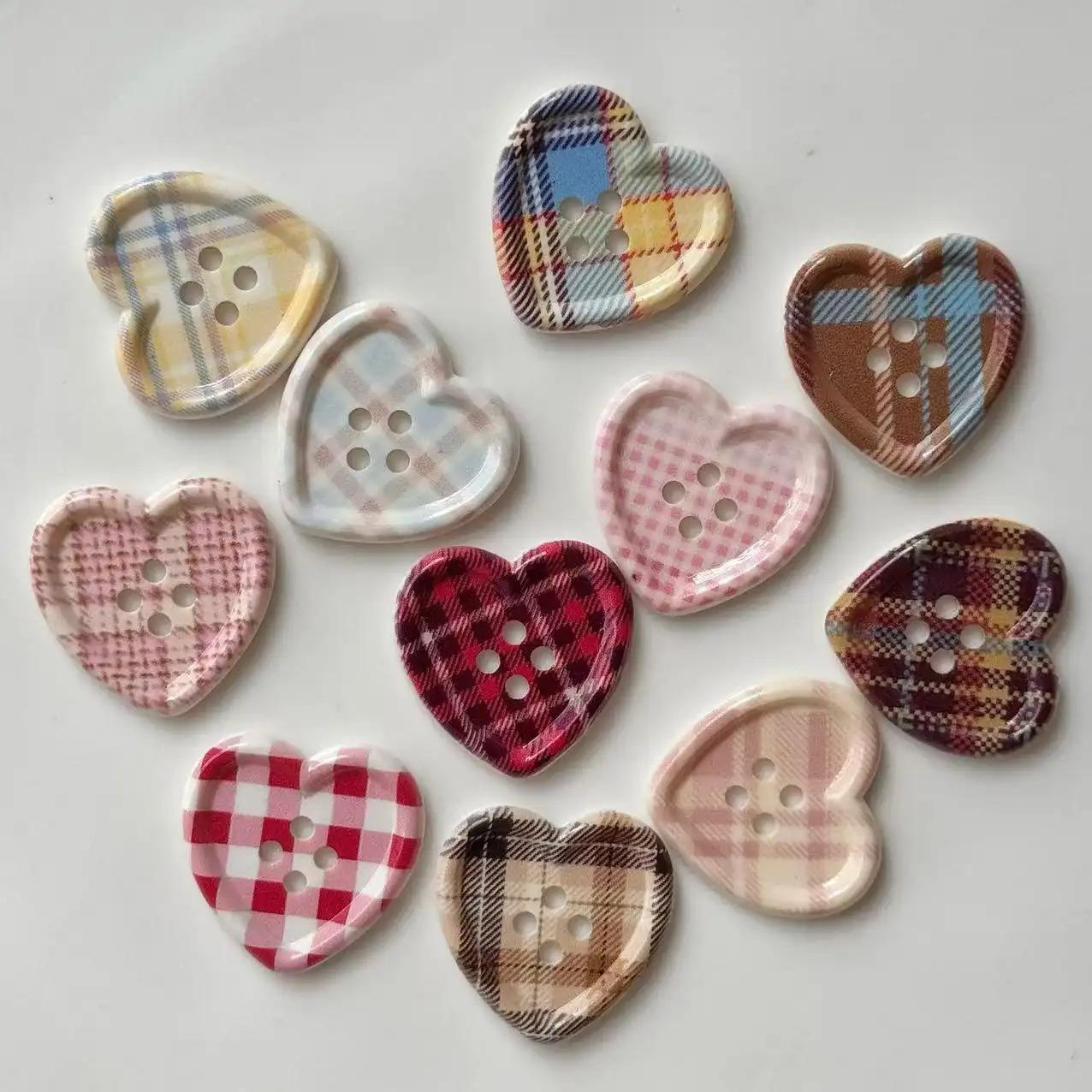 

20pcs 2D Flat Bright Plaid Heart-Shaped Ties- Multi-Color Heart Design, Suitable for DIY Crafts, Clothing, Shoes,and Accessories