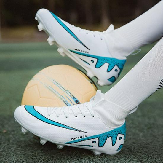 CR7 Assaulter 15 Fußballschuhe: Unisex, Rutschfest für Kinder & Erwachsene, Erhältlich mit TF- und AG-Stollen