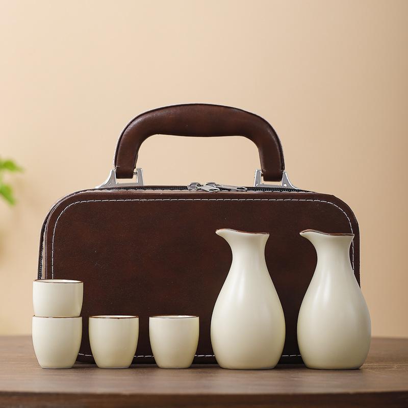 

Ceramic Wine Set Liquor Cup Baijiu Set Traditional Portable Travel Japanese Household Sake Pot Bar Set in Gift Box Leather Bag