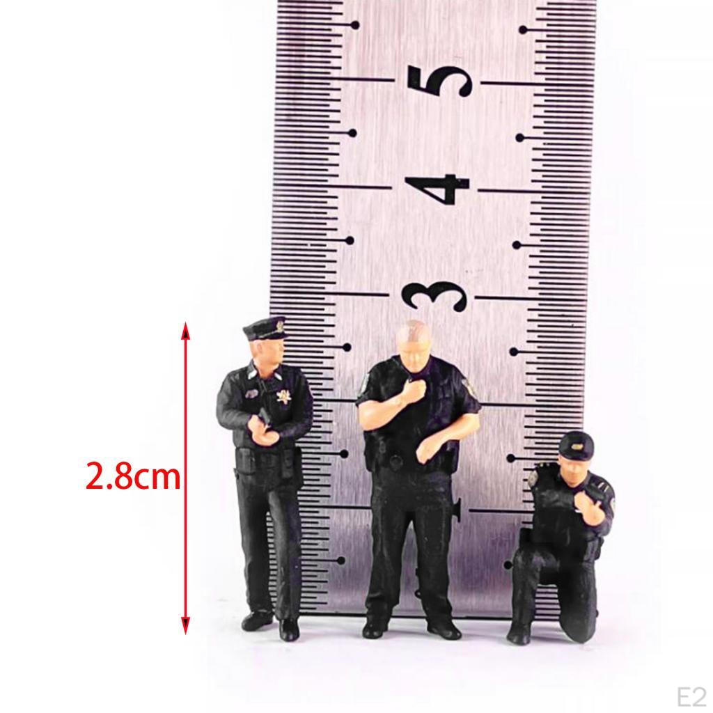 3Pcs 1/64 Scale Mini Figures Men Doll Realistic Handpainted Resin for DIY Projects Micro Landscape