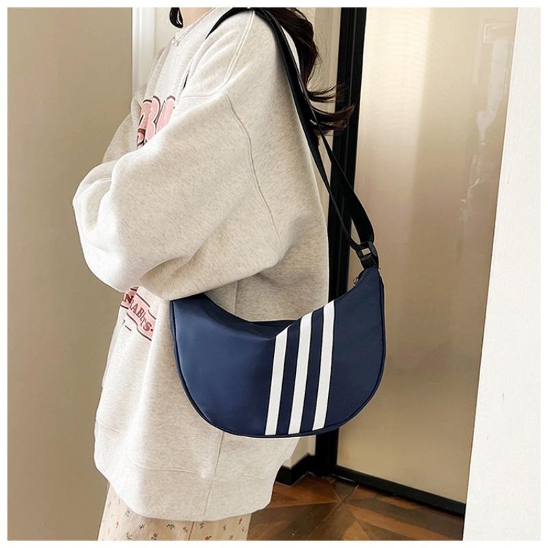 Oxford Cloth Dumpling Bag, New Crescent Moon Bag, Women's Messenger Bag, Sports and Leisure Breast Bag, Large-capacity Travel Bag.