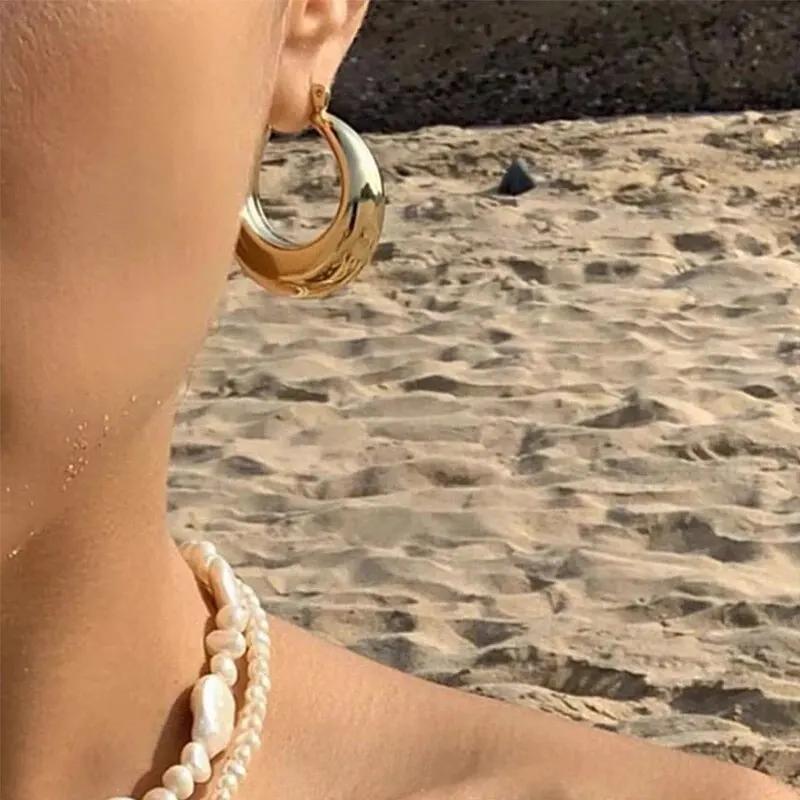 Geometrische Statement Kreis Creolen C-Form Schmuck für Frauen Mädchen Trendige Metalltextur 18 K Vergoldete Ohrstecker Accessoires