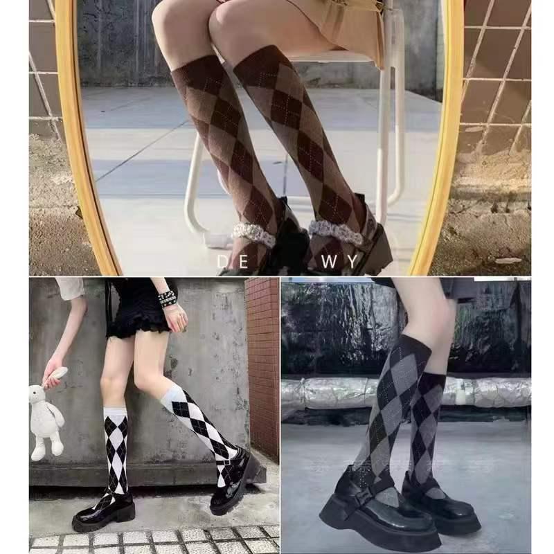Women's Black and White Diamond Knee-High Socks - Trendy Japanese JK Style for Autumn and Winter