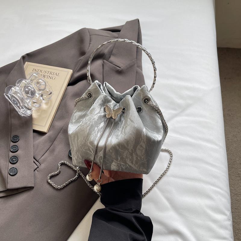 A Niche and Fashionable Hand-held Small Bag A Trendy and Stylish Chain Crossbody Bag and A Commuter Bucket Bag