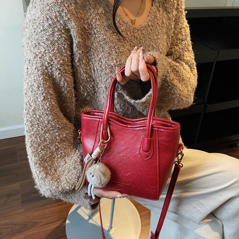 Fashion Portable Tote Bag Versatile Shoulder Women's Bag Premium Messenger Bag Casual Retro Bucket Bag