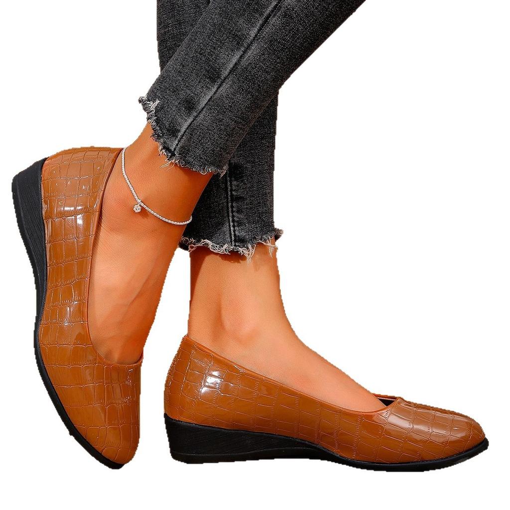 Spring new European and American large size pointed wedge heel single shoes women's Doudou shoes