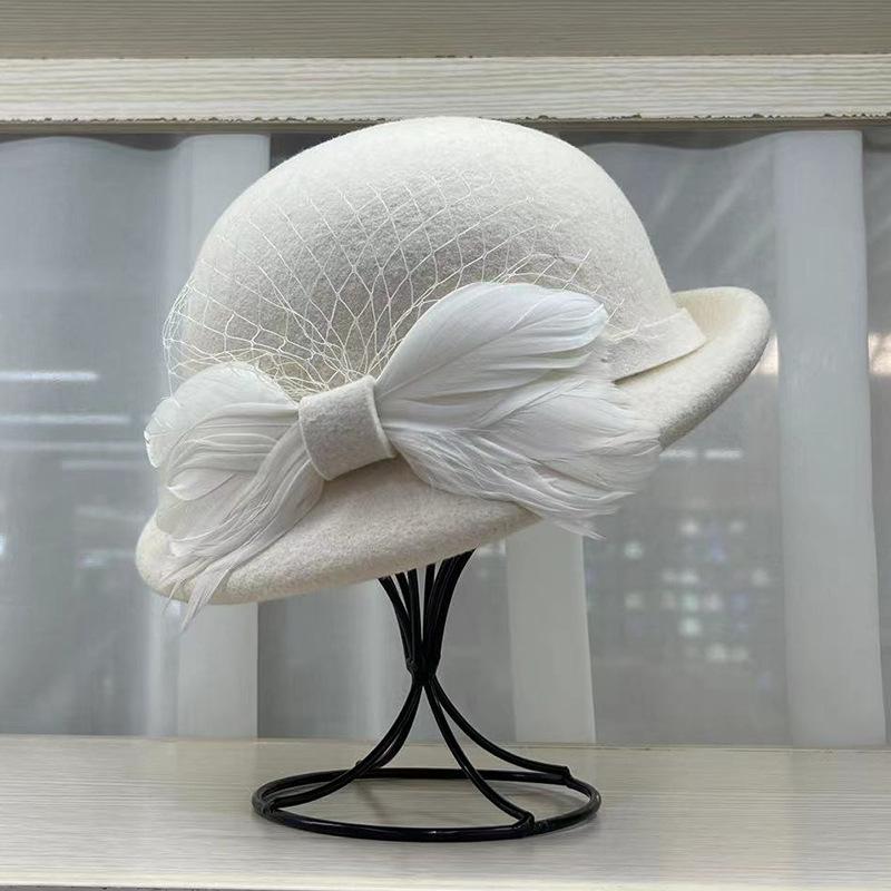 Autumn and Winter Hats Women's Retro Wool Beret British Top Hat Felt Hat Basin Hat Mesh Yarn Dome Elegant Feathers