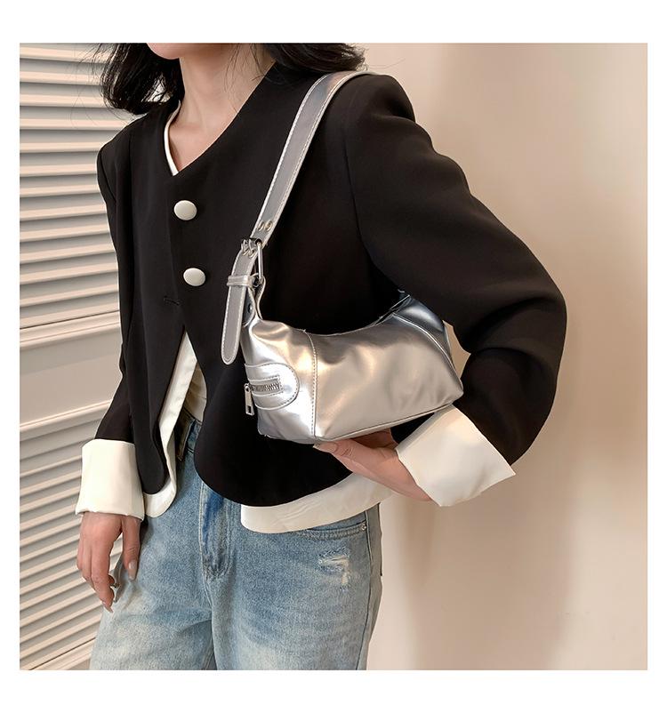 2024 Spring Women's Niche Design Versatile Shoulder Baguette Bag