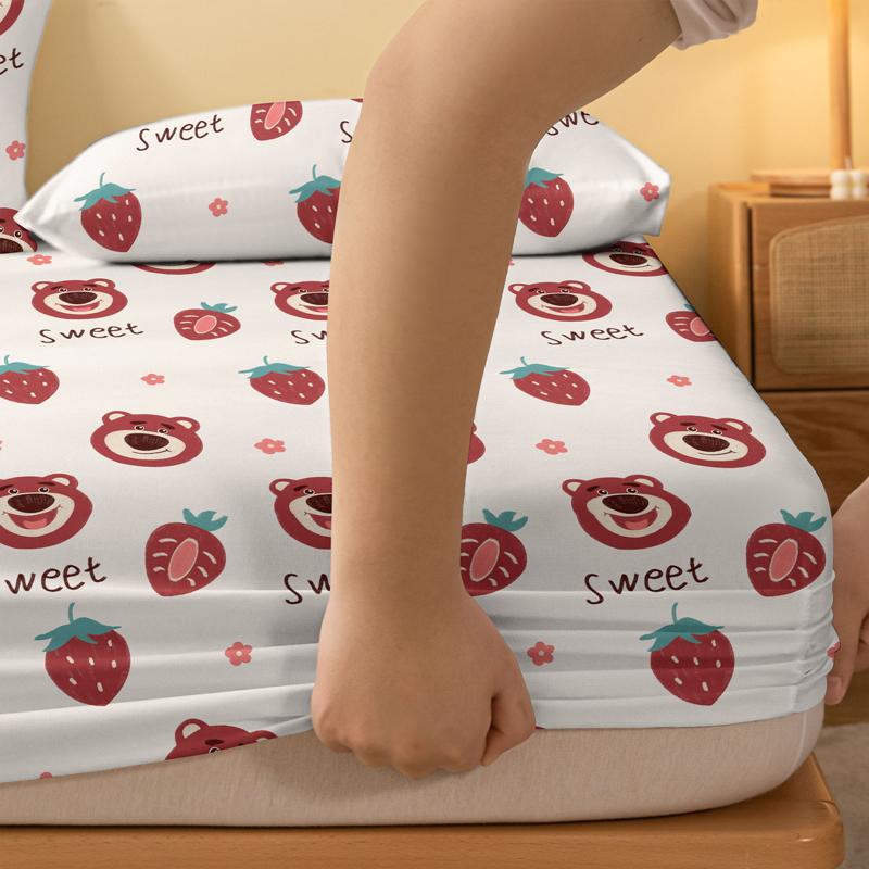 1 Cartoon Niedliches Erdbeerbärenmuster Digital Bedrucktes Mattiertes Spannbettlaken, Schlafzimmer Bedruckte Bettdecke, Bettwäsche(Kein Kissenbezug)