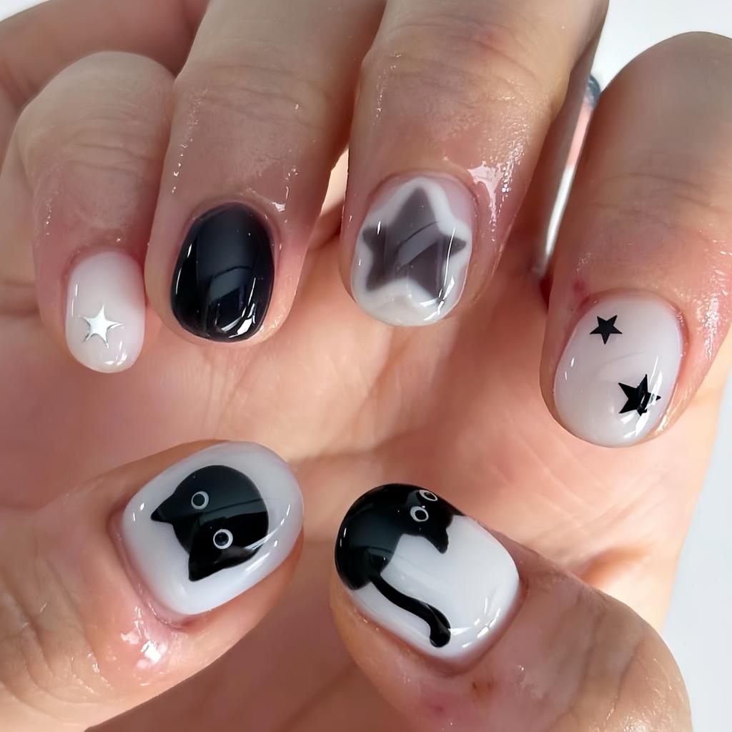 24 PIÈCES Ongles Carrés Courts Doux et Cool Simples Étoile Rouge Rayures Spirales Faux Ongles Français pour Spice Girls Portables Y2k Embouts d'Ongles