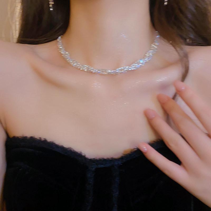 Elegant Rhinestone-Studded Intertwined Necklace & Earring Set