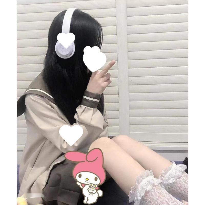 

White Over-Ear Fake Headphones Prop for Photo Studio & Decor - Perfect for Children and Female Students