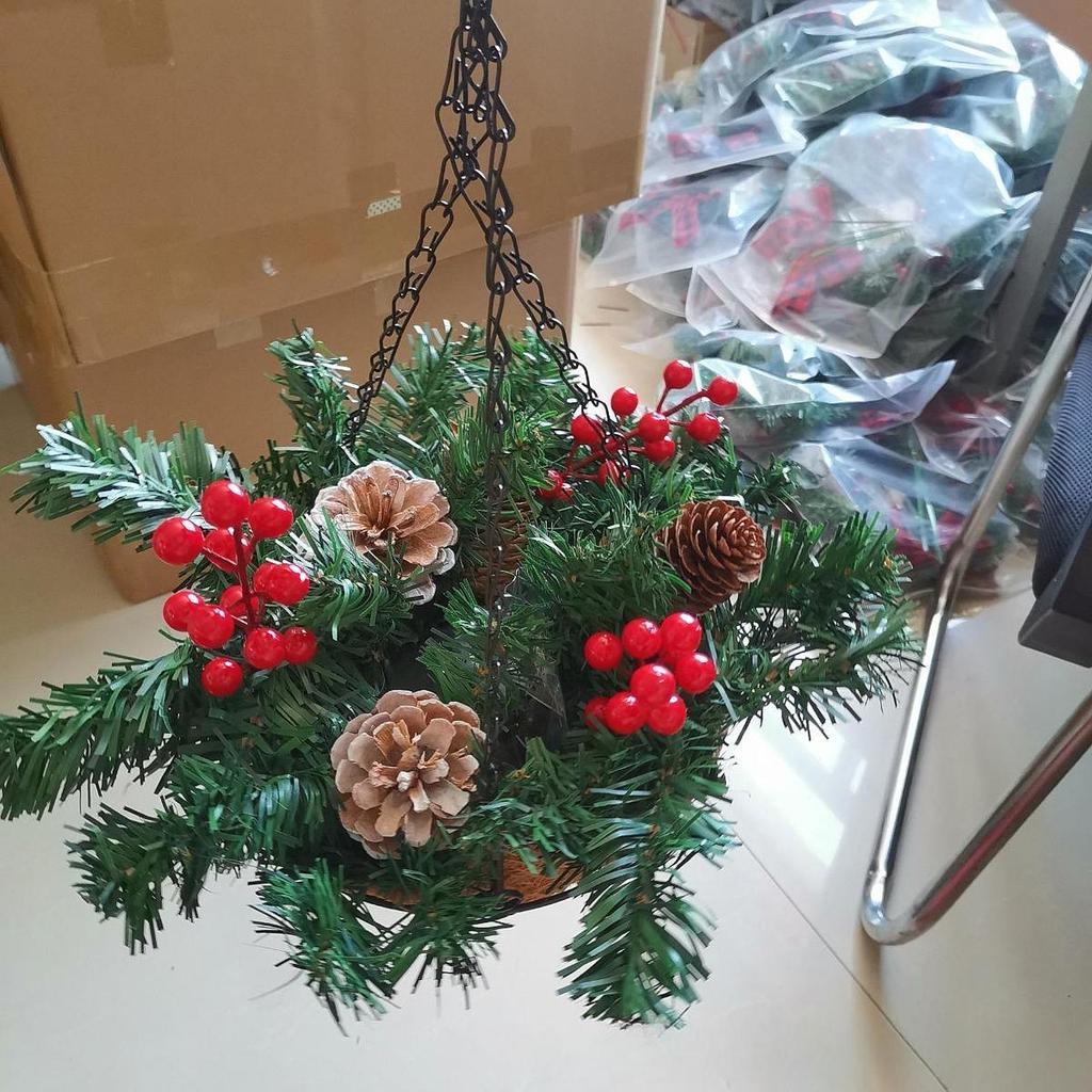 Artificial Christmas Hanging Basket Display Ornament Collectible Christmas Decoration for Garden Yard Courtyard Patio Balcony