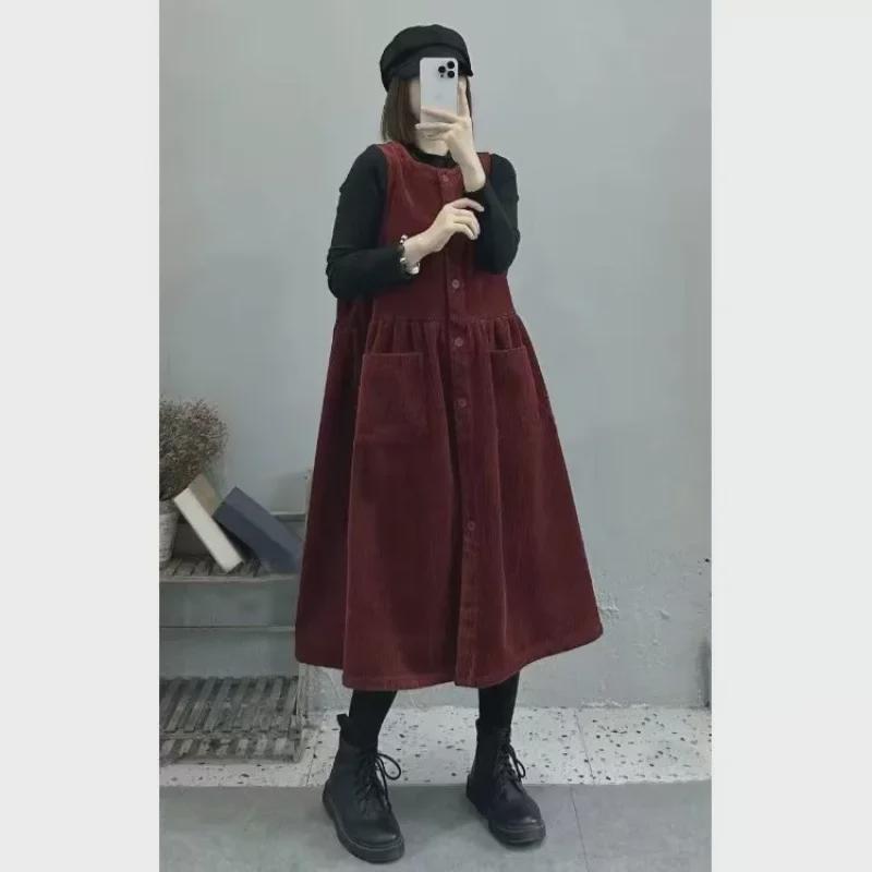 Vestido de pana estilo chaleco retro otoño/invierno 2024: falda holgada, antiedad y versátil para mujer