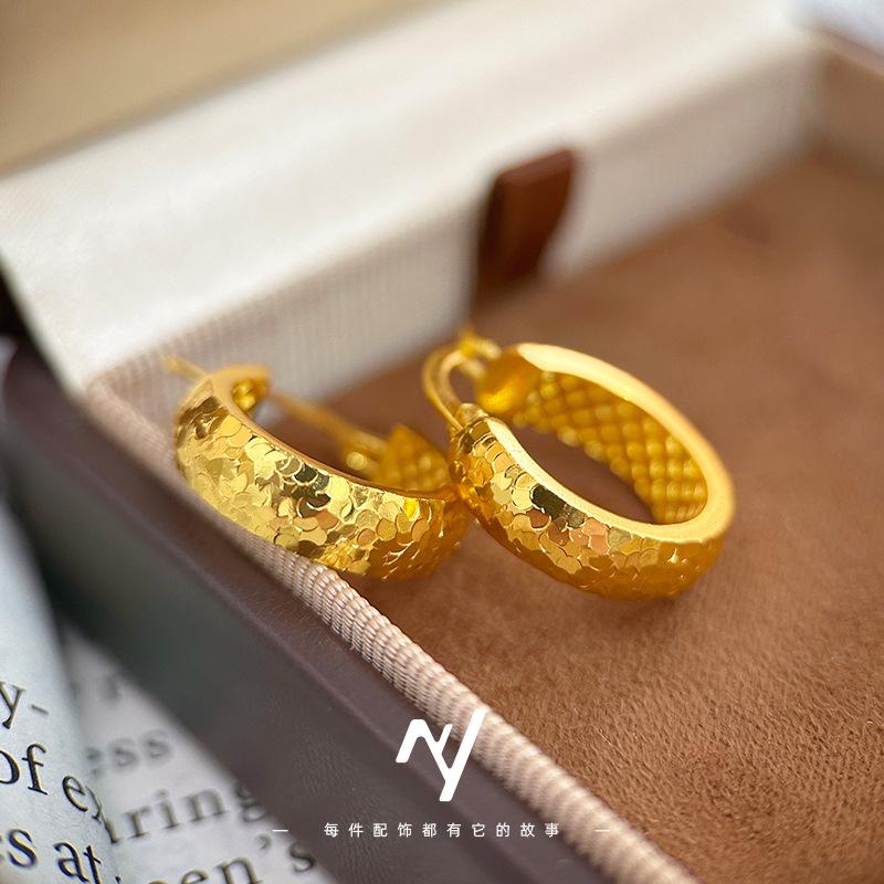 Xiaohongshu's same style crushed ice 9999 24K real gold earrings, earrings for women, fashionable versatile ear jewelry gift