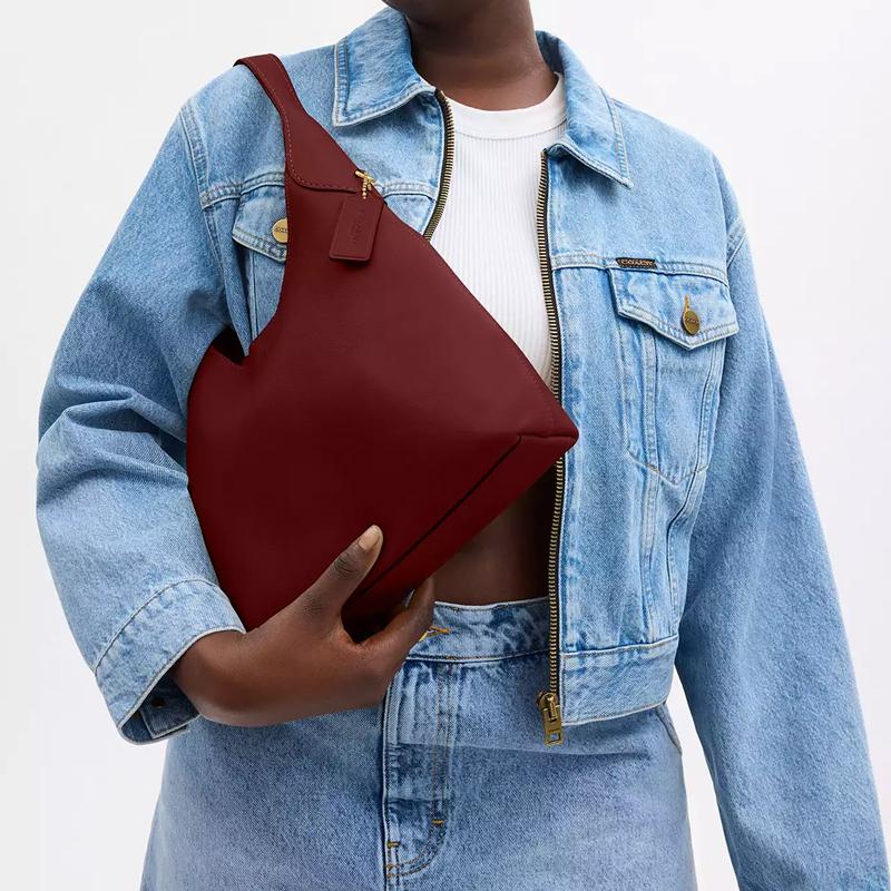 Coach Brooklyn 28 Logo Chiusura Magnetica Pelle a Grana Naturale Borsa a Spalla Tote Media da Donna Rosso Profondo Rubino CU068-B4XEP