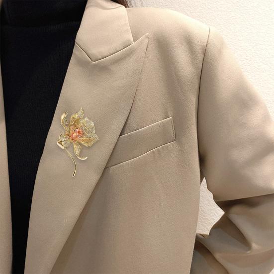 Yousheng Stunning Flower Brooch Elegant Rhinestone Lapel Pins Birthday Gift Mom And Wife Non-allergenic Alloy Brooch for Women