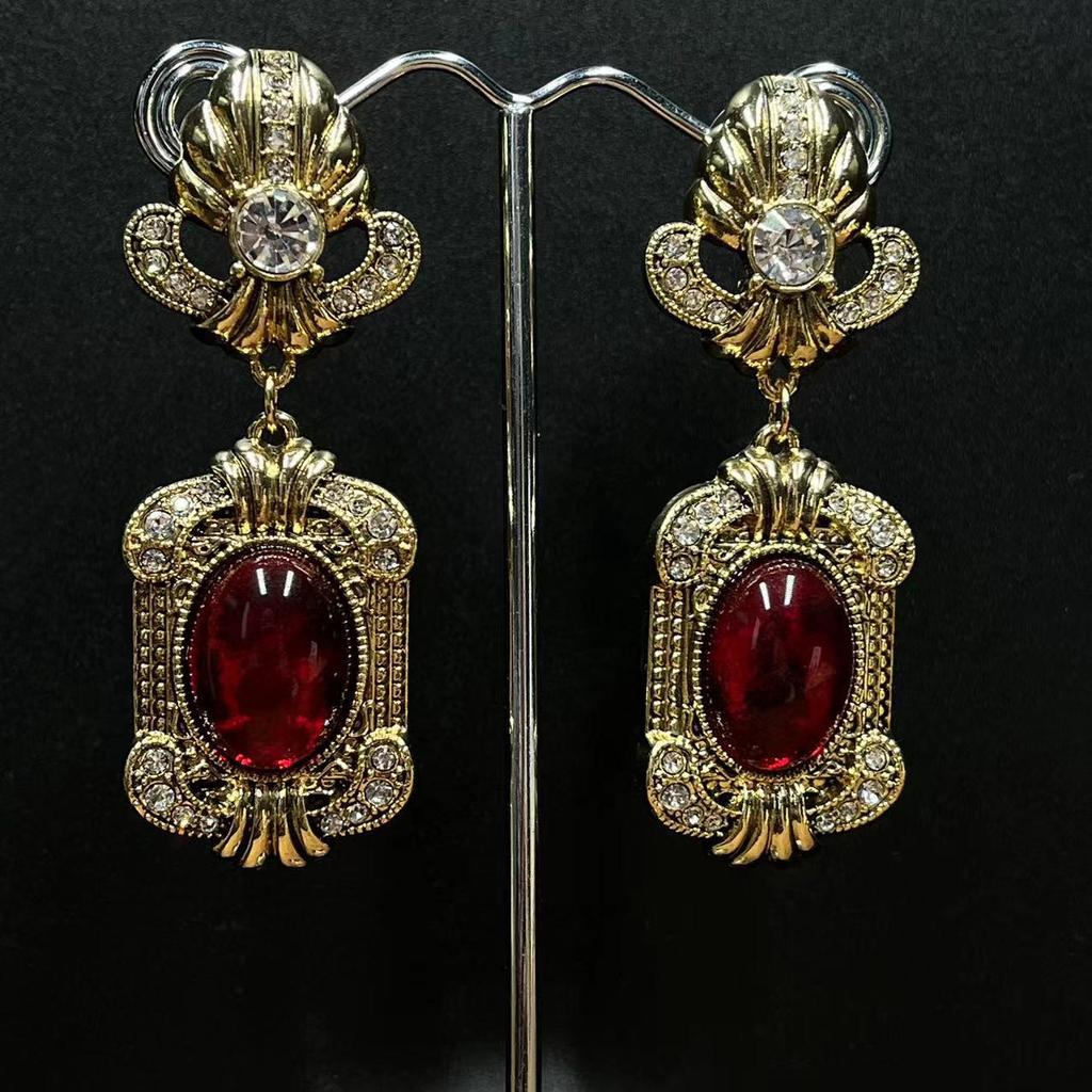 Vintage Court-Style Square Crystal Pendant Earrings with Rhinestone Inlay - Luxury Retro Design