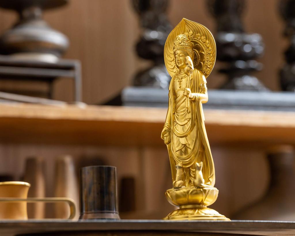 Pet Kannon Bodhisattva 16cm Protection and Pet Memorial by Takaoka Copperware Statue, (Gold) - "Animal Service" (P Kannon/M)