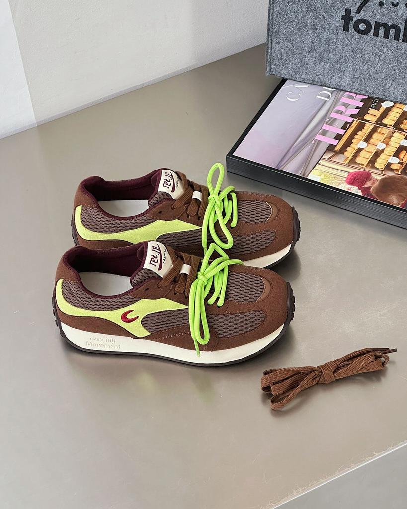 Retro thick-soled Forrest Gump shoes for women's 2025 summer new casual fashion versatile explosion increased inner sports breathability