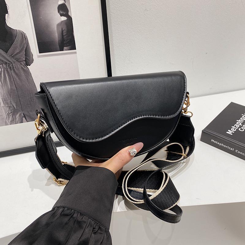 

Minimalist Pu Saddle Bag For Women With Crossbody Strap For Daily Use чёрный