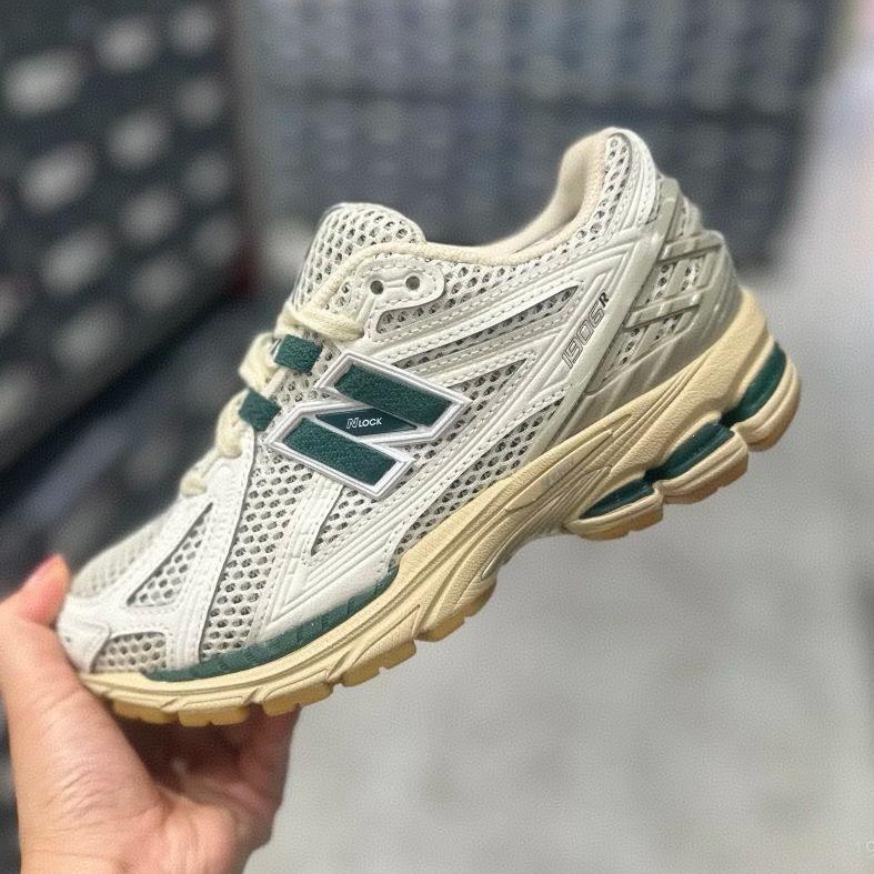 Schuhe Welle New Balance Wei nbr yuan Vorfahre Grau nb Retro Wildleder Laufschuhe Herren und Damen Dad Shoes