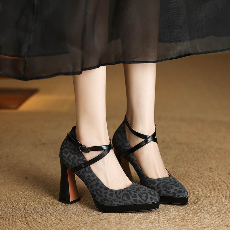 

Krazing Pot Замшевые Леопардовые Туфли-лодочки с Острым Носком Размер 41 Массивный Супер Высокий Каблук Ремешки на Щиколотке Винтажные Осенние Туфли 34 серый