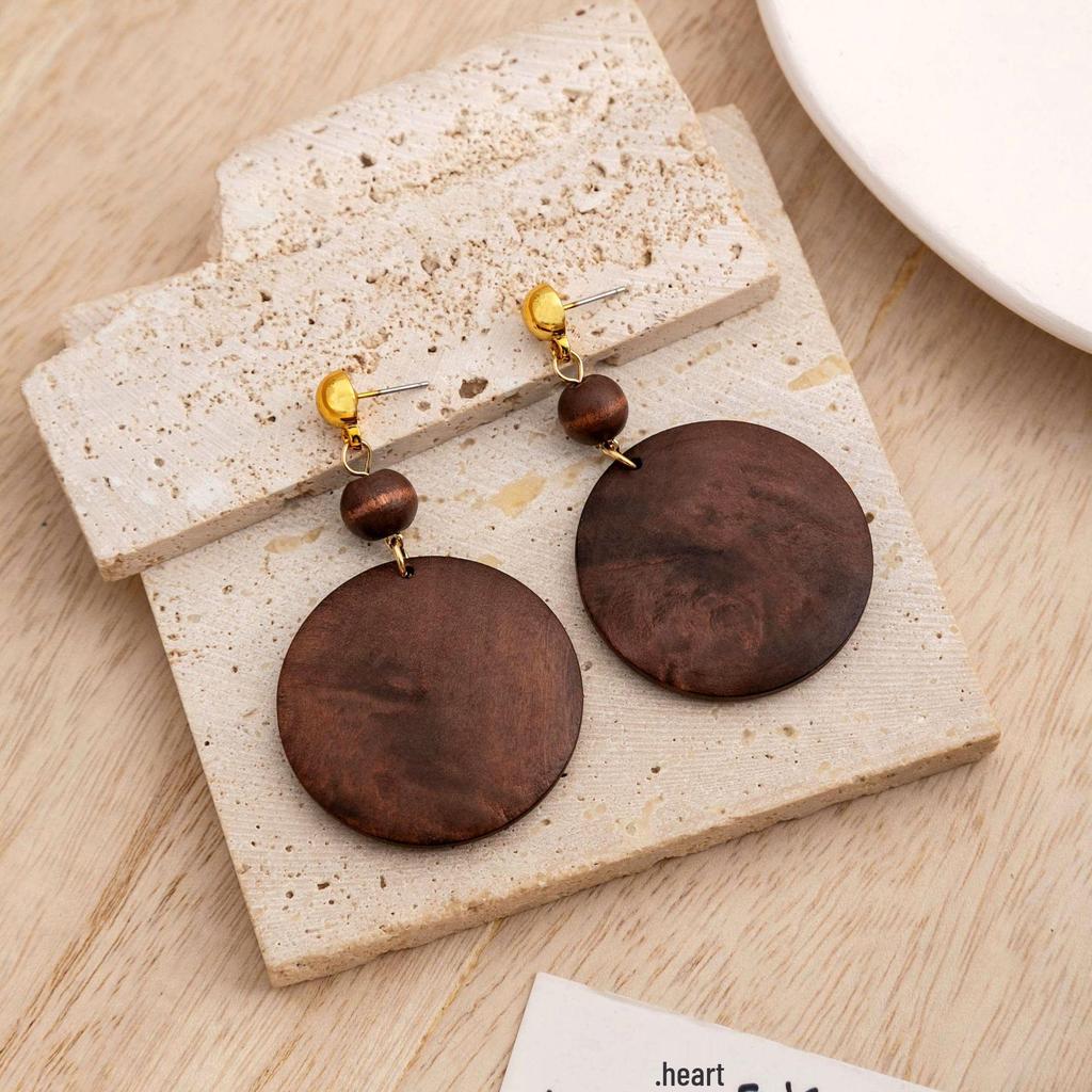 European Retro Geometric Raffia Earrings: Vacation-Style Wooden Hollow Long Accessories for Women
