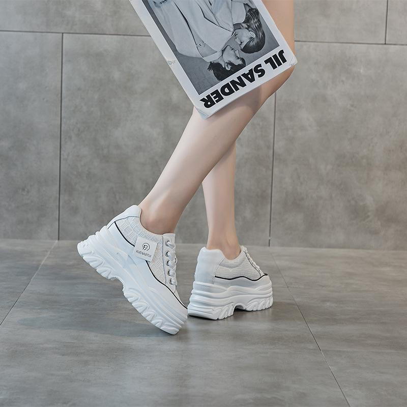 Leather little white shoes women's spring 2025 new Korean version versatile white sports shoes platform inner height increase women's shoes
