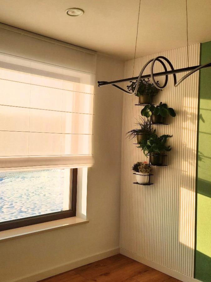 Modern Black Jungle Metal Wall Planter Triple Basket for Five Pots Multi-Tier Ready to Hang