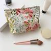 Polyester Canvas Flower Clutch Bag Large Capacity Zipper Closure Cosmetic Storage Pouch Portable Flower Pattern Makeup Bag