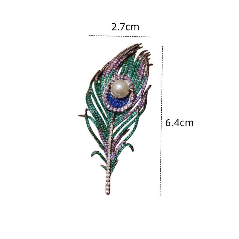 Luxury Crystal Peacock Feather Brooch Vintage Cheongsam Corsage Temperament Blazer Clothing Jewelry Accessories Wedding Badge