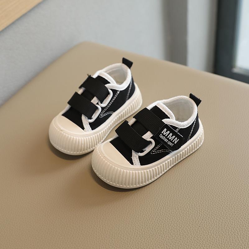 

Children s canvas shoes, boys and girls shoes, spring and autumn white shoes, soft-soled versatile sneakers, casual shoes for young 18-23Take a photo with on чёрный