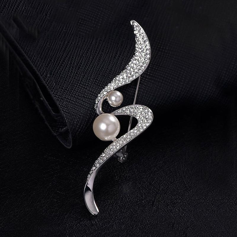 "Fleeting Time Brooch, High-end Women's Niche Design Sense Pearl Brooch, Grand Note Brooch.