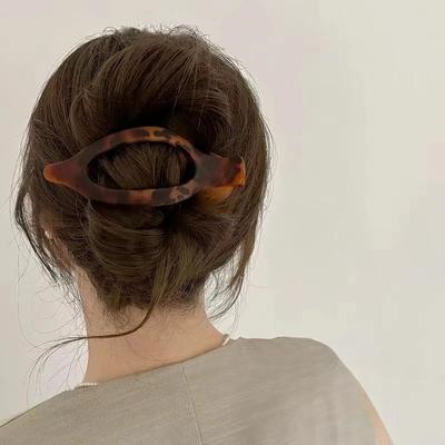 Suede Finish Hair Clip Large Swallow Clip Design Strong Hold for Wet Dry Hair Updo Shower Use Minimalist Hairpin