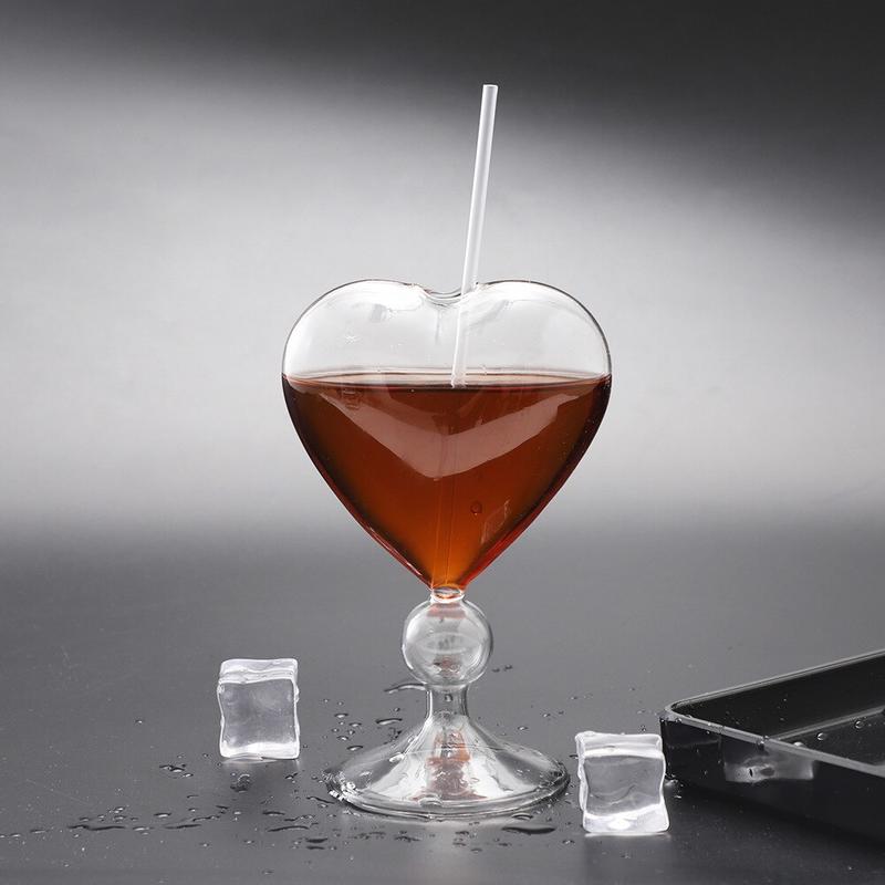 Cocktail, molekularer Rauch, kreatives Herz, Glas, Glas, Borosilikatglas, Kalk-Natron-Glas, Getränk.