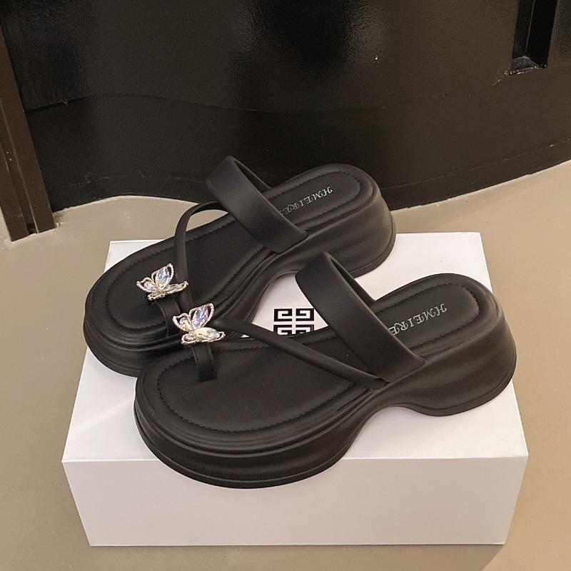 Thick-soled toe slippers women s outer wear summer new fashion niche design sense word beach sandals 39 чёрный 3190₽