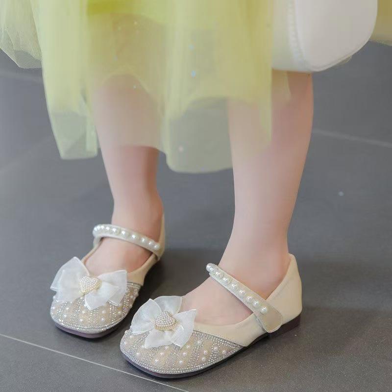 2026 Spring Girls' Princess Pearl Bow Leather Dress Shoes with Rhinestones - Korean Style, Soft Sole