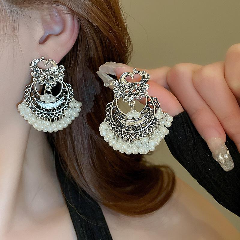 Ethnic Geometric Water Drop Tassel Earrings: Retro Design with Niche Temperament and High-Class Feel in National Style