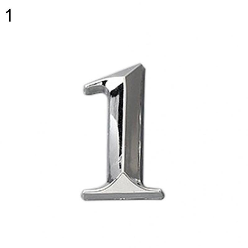 Błyszcząca tabliczka z numerem domu