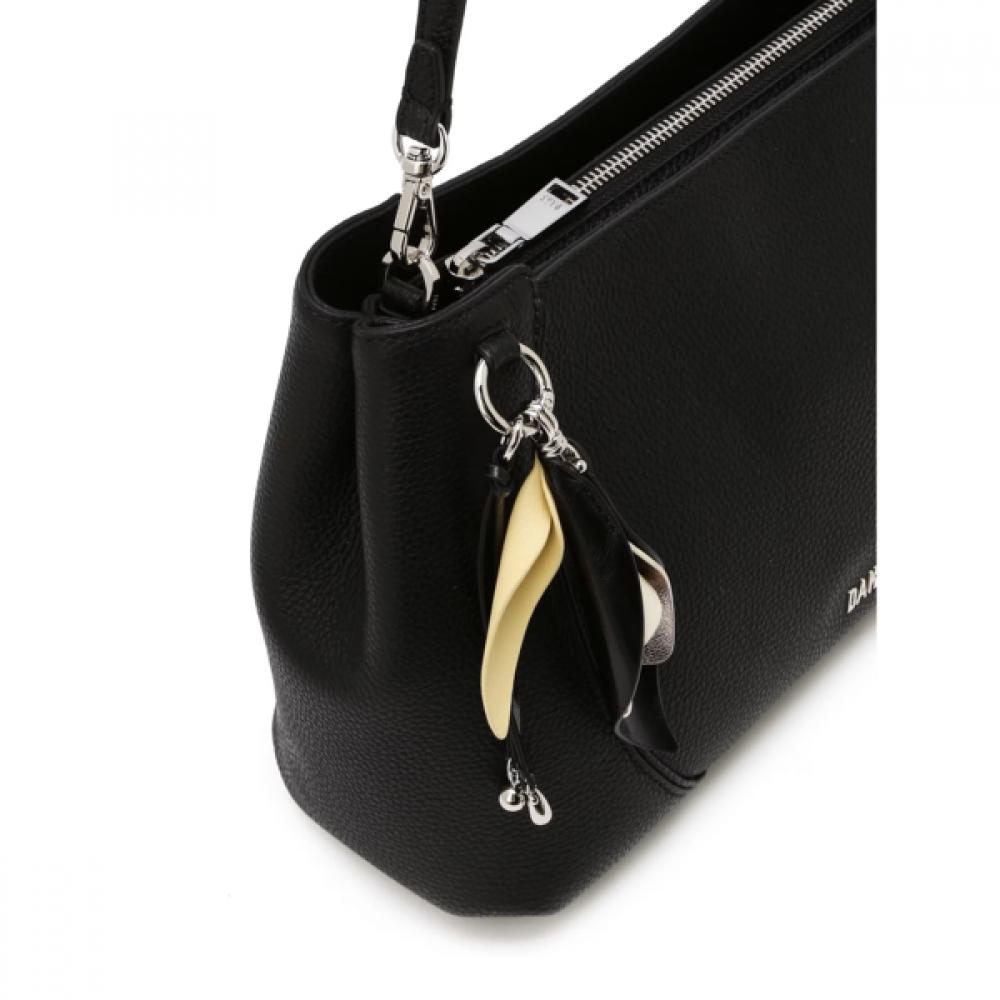Daks Black Cowhide Flower CharM Shoulder Bag M Dcba6e552bk