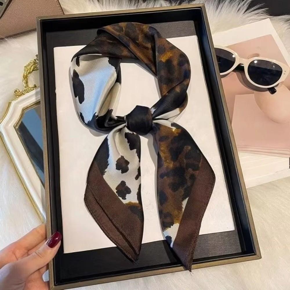 Neue Glatte Textur Seiden-Haarbänder Vielseitige Mode Elegantes Quadratisches Tuch Leopardenmuster Schal Damen
