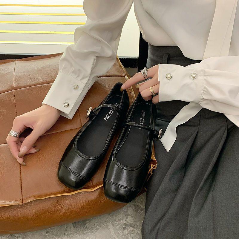 Silver Mary Jane shoes round head shallow mouth women's shoes spring 2025 new French evening breeze with skirt flat sole shoes