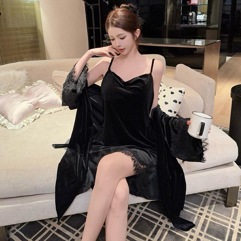Sexy French swinging collar golden velvet pajamas women's autumn and winter pure desire with chest pad lace suspender nightdress robe two-piece set
