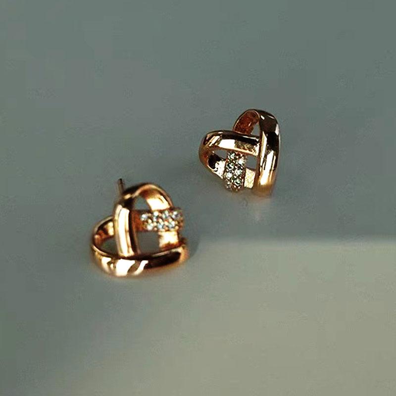 Exquisite 14k Real Gold Plating Micro Earrings Luxury Charm Heart Tassel Girls Feminia Earring Accessories Wedding Pendant