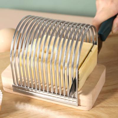 Affettatrice per pane con vassoio raccogli briciole regolabile in larghezza in acciaio inox pieghevole in legno guida per il taglio di pagnotte e torte fatte in casa bagel formaggio patate cucina