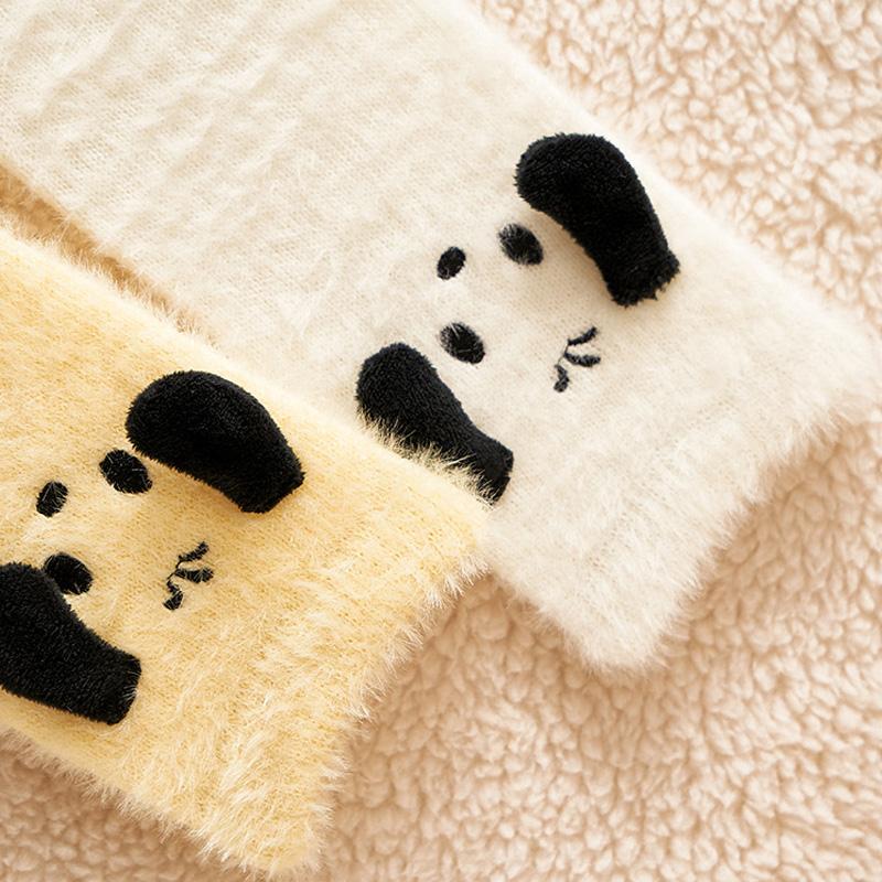 1 Paar Korallen samtige niedliche Plüsch Herbst Winter Bodensocken Bequeme Cartoon Hunde Flauschige Fuzzy Nerz Socken