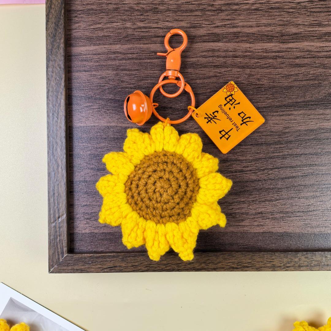 Sunflower Graduation Keychain: Student Backpack Pendant, Classmate Souvenir, Small Gift Box Accessory